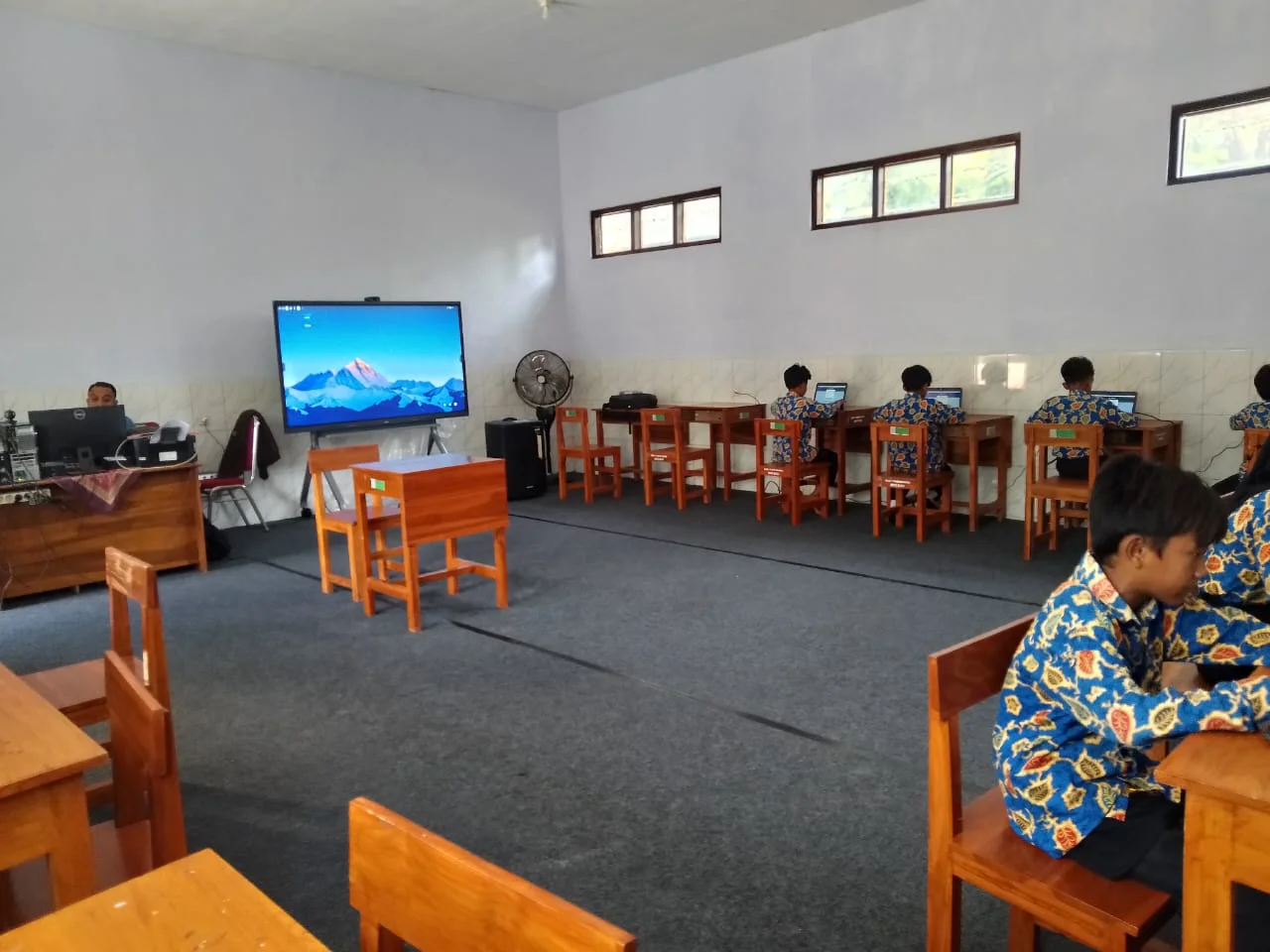 LABORATORIUM RUANG TIK